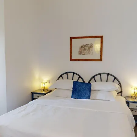 Poisson Rouge Hotell 3*