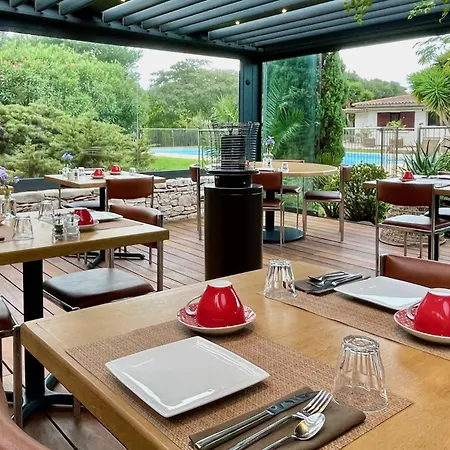 Poisson Rouge Hotel