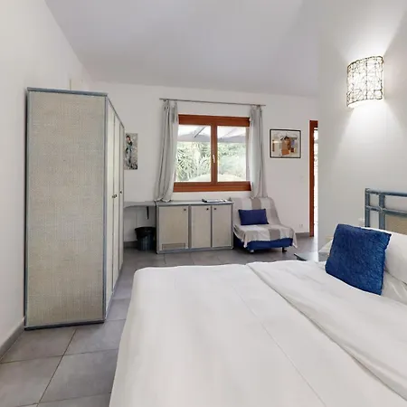 Poisson Rouge Hotel