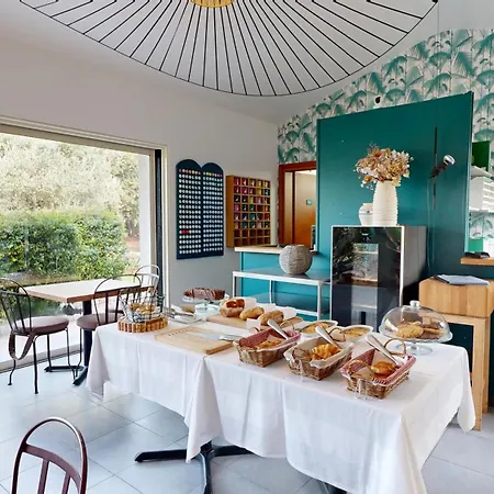 Poisson Rouge Hotel