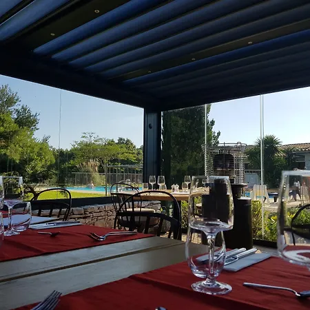 Hotel Poisson Rouge Bonifacio (Corsica)