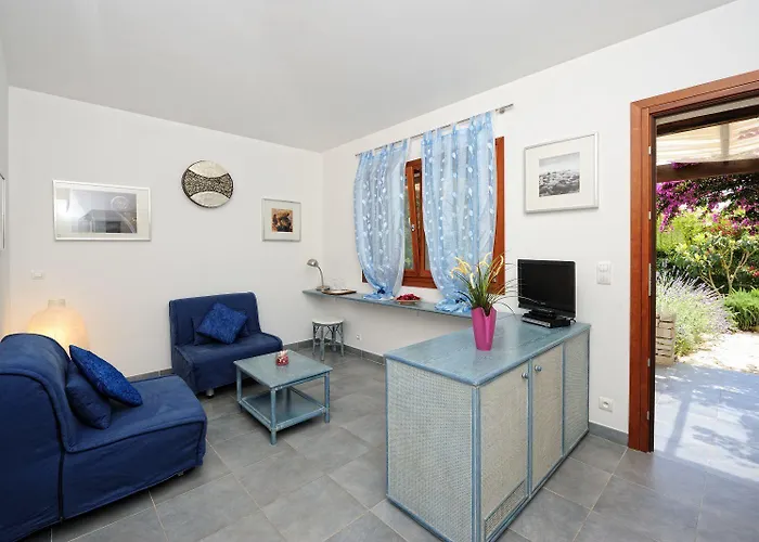 Hotel Poisson Rouge Bonifacio (Corsica)