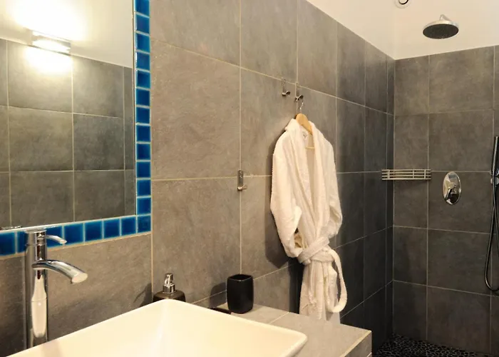 Hotel Poisson Rouge Bonifacio (Corsica)