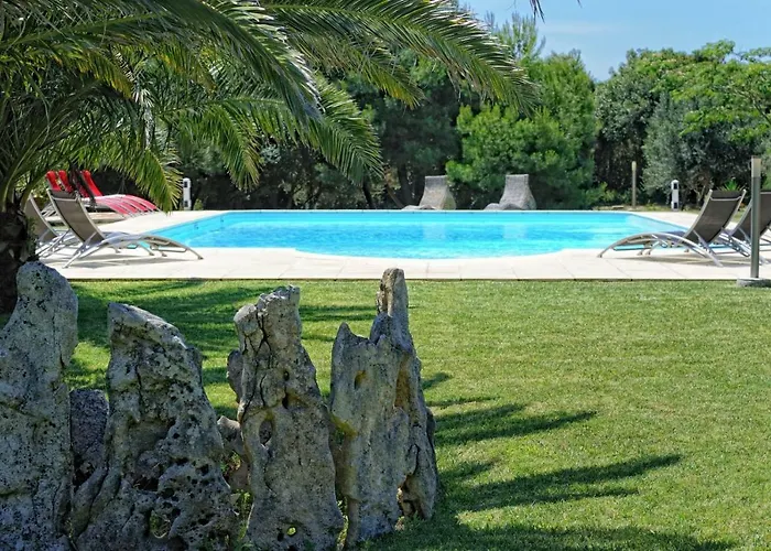 Poisson Rouge Hotel 3*