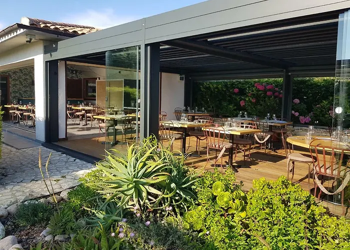 Hotel Poisson Rouge Bonifacio (Corsica)